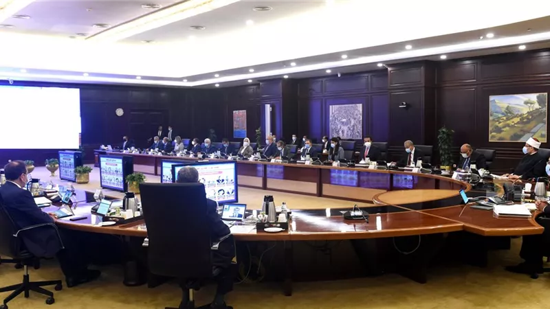 مجلس الوزراء يستعرض استراتيجية الحد من استخدام الأكياس البلاستيكية أحادية الاستخدام