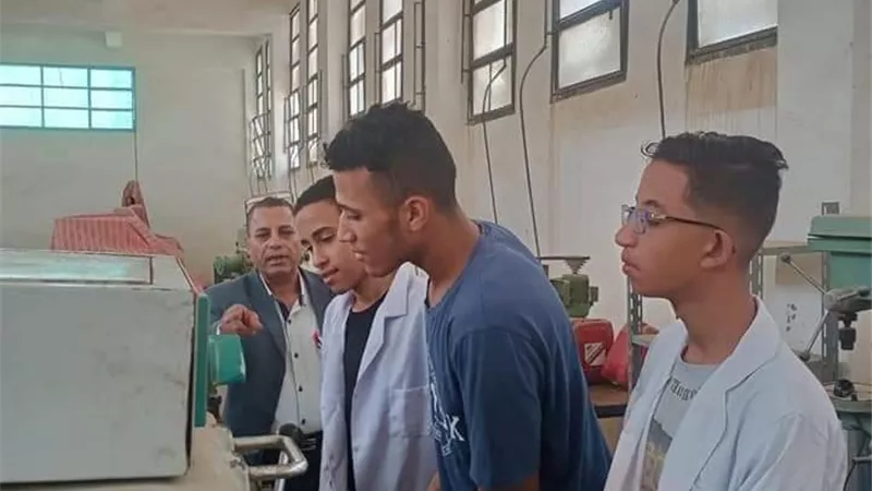 ورش تدريبية على اللحام والخراطة لطلاب المدارس الفنية بالوادى الجديد