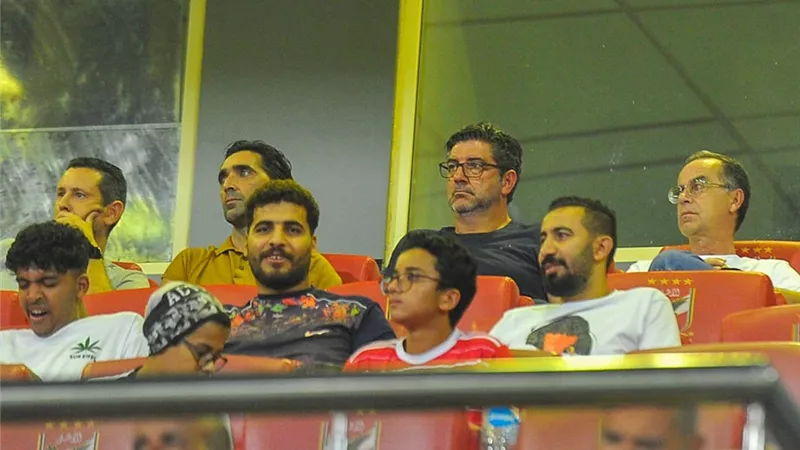 بقيادة فيتوريا وميكالى.. جهاز المنتخب يتابع مباراة فيوتشر وسيراميكا بالدورى