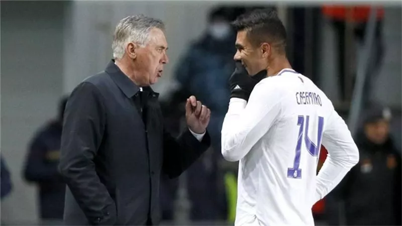 مانشستر يونايتد يقترب من التعاقد مع نجم ريال مدريد .. وأنشيلوتى يرفض
