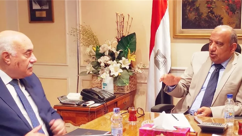 وزير قطاع الأعمال العام يتابع موقف تنفيذ مشروع تطوير شركات القطن والغزل والنسيج