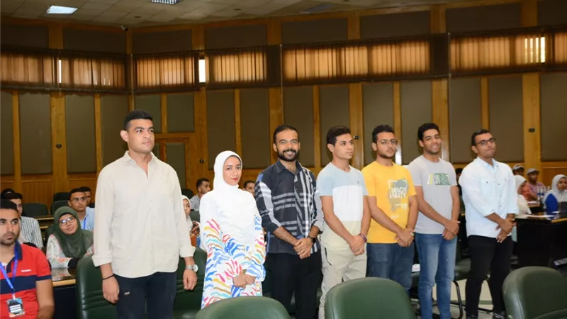 جامعة اسيوط تشهد حفل ختام فاعليات النسخة الجديدة من معسكر اعداد القادة
