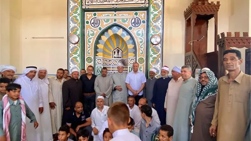 النائب محمد طلبة يفتتح مسجد العبور بعد توقف ٨ سنوات..صور