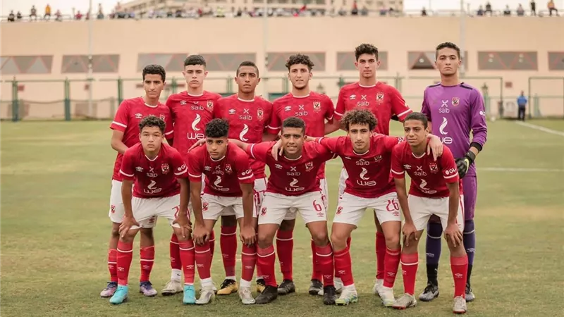 ٧ لاعبين من 