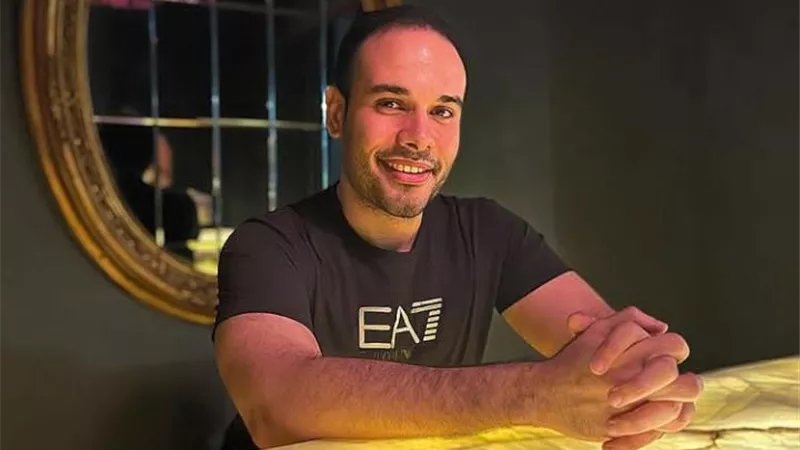 بإطلالة مميزة.. عزوز عادل يشارك متابعيه أحدث ظهور