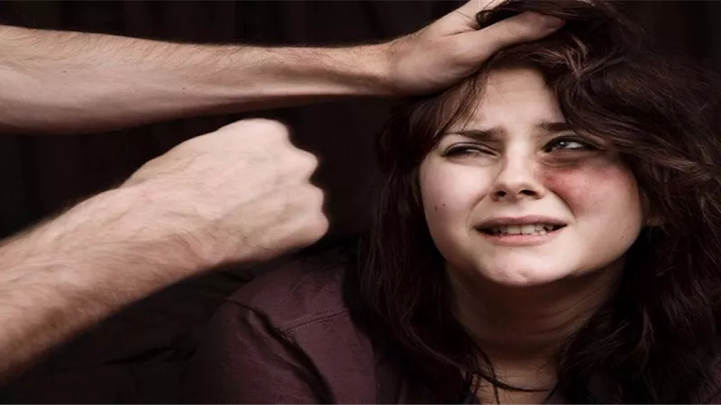 أبن يسرق 200 ألف جنية من والدته.. وزوجتة ترفع دعوي طلاق للضرر