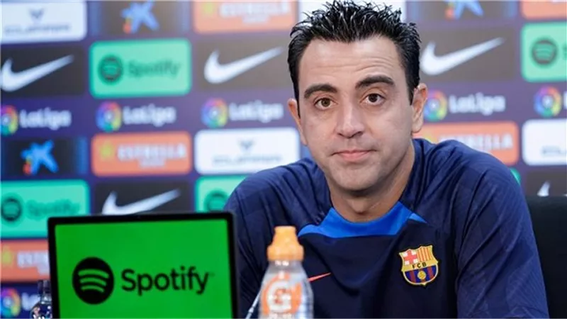 تشافى يعلن موقف برشلونة من كوندى