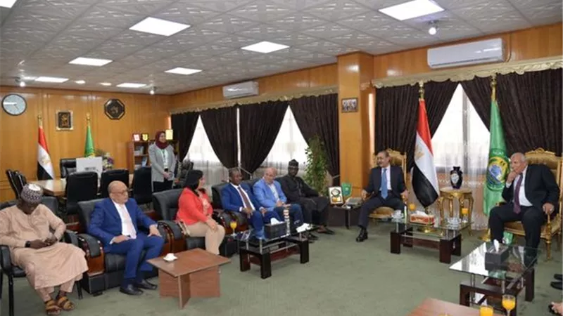 سفراء 7 دول ومحافظ الوادي الجديد ضيوف مهرجان المانجو بالإسماعيلية..صور