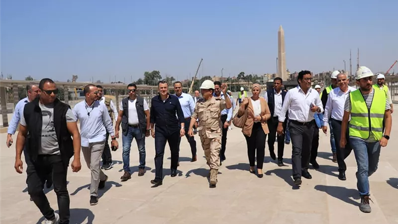 وزير السياحة يتفقد المتحف المصري الكبير للوقوف على الموقف التنفيذي للأعمال