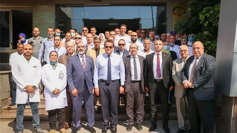 وزير الصحة يتفقد مستشفى أبوقير العام ويُشيد بأعمال الإنشاء والتطوير في المبني الجديد ووحدة الحروق