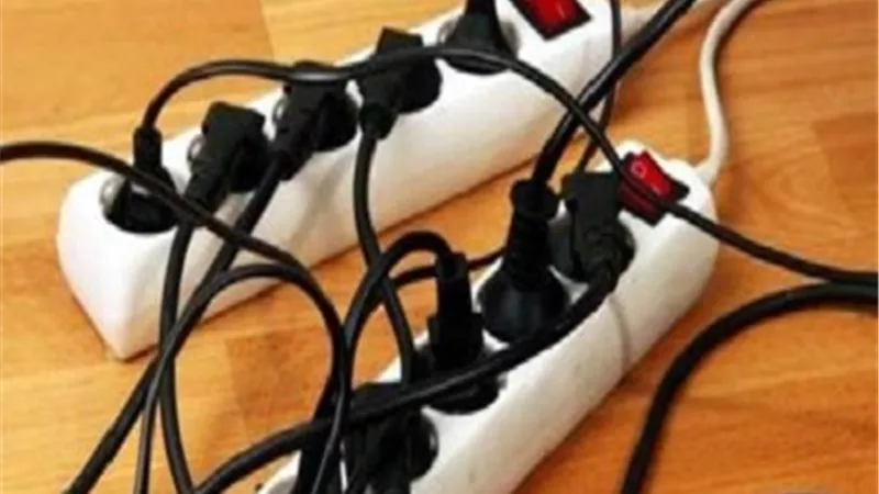 الكهرباء : يجب مراجعة المفاتيح والأسلاك لمنع حدوث حرائق