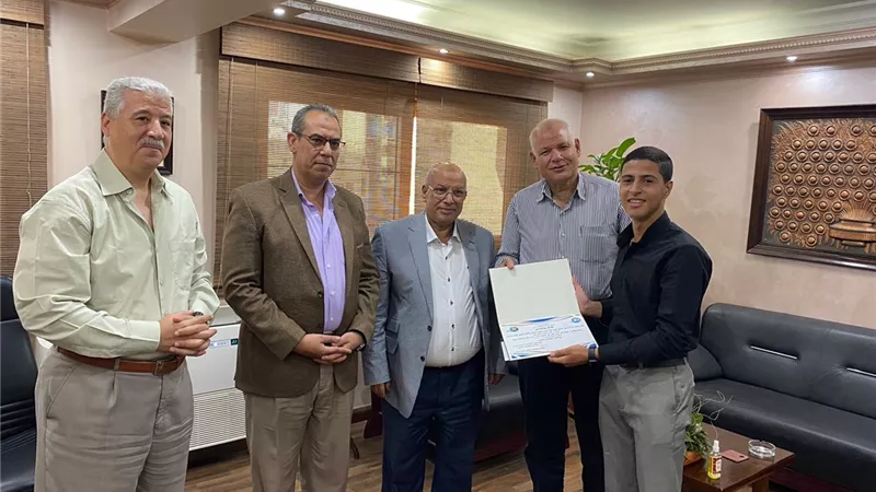 تكريم اوائل المدرسة الفنية لمياه الشرب والصرف بالقاهرة