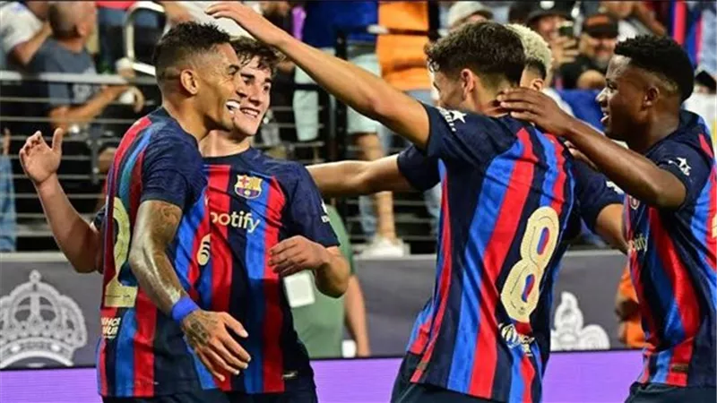 تشافي يعلن قائمة برشلونة لمواجهة ريال سوسيداد