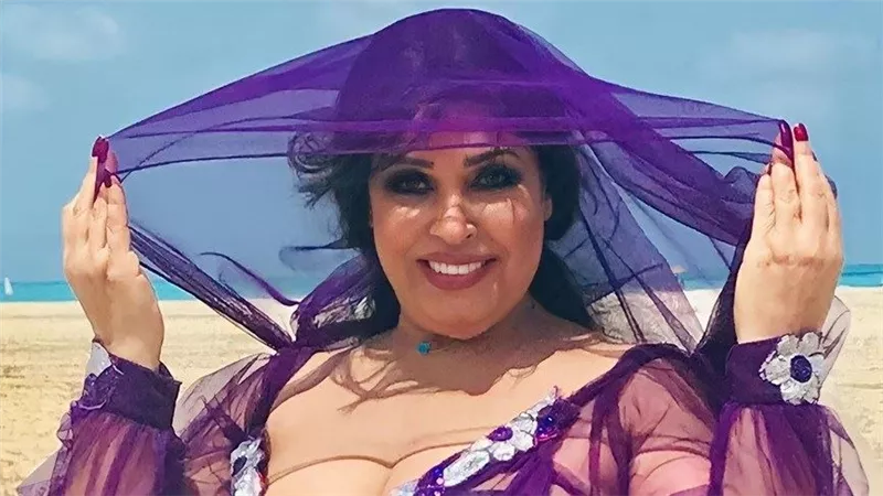فيفي عبده تتغزل فى شيرين بعد حفلها فى قرطاج