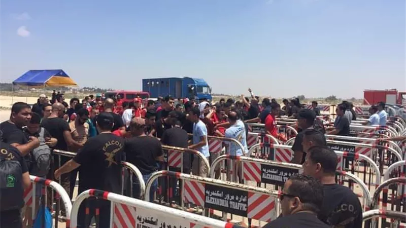 امن الاسكندرية يفصل بين جماهير الاهلي والاسماعيلي