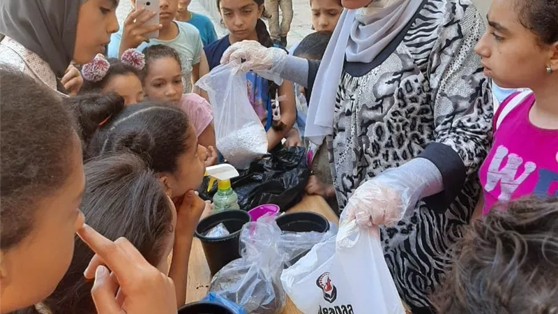 تدريب طلبة المدارس على المشروعات الصغيرة وزراعة الاسطح