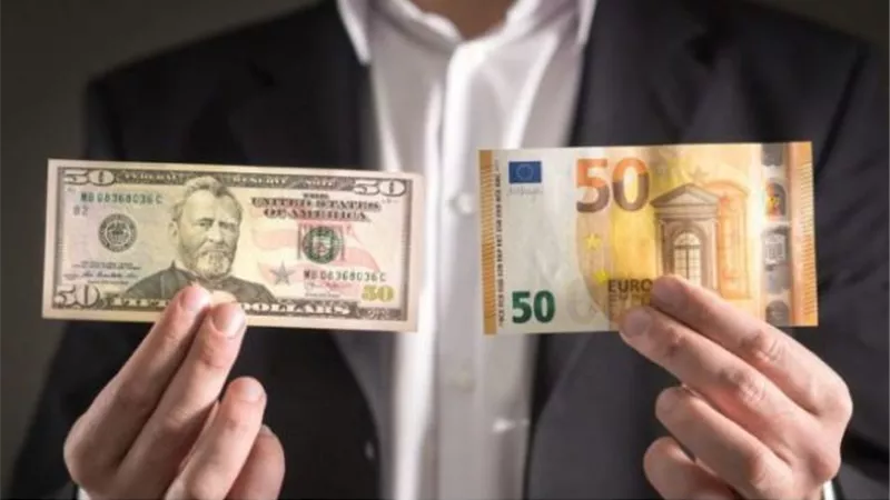 لأدنى مستوى.. اليورو يسقط دون الـ 1 دولار