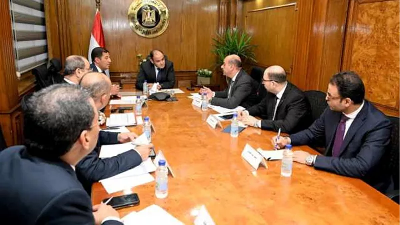 وزير الصناعة: هدفنا تيسير إجراءات حصول المستثمرين على الموافقات والتراخيص الصناعية