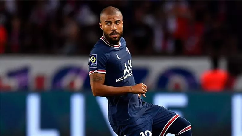 رافينيا يقترب من الدوري القطري