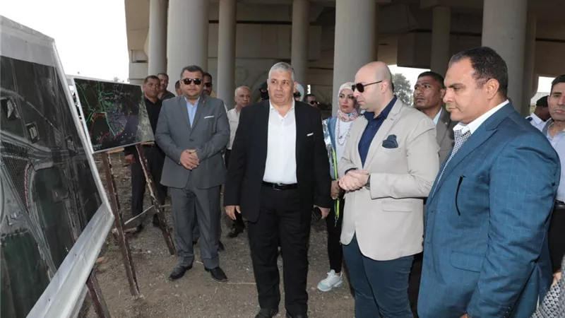محافظ بني سويف يتفقد مشروع إنشاء موقفين للسيارات..صور