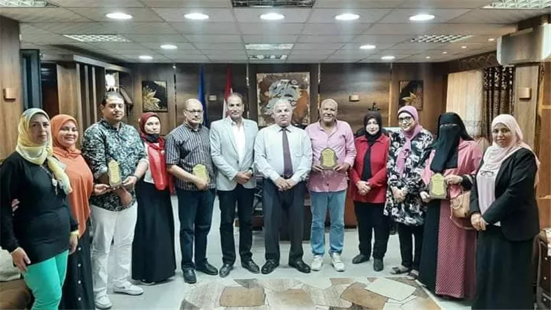 مدير تعليم دمياط يكرم الفائزين في مسابقة المخطط الصغير