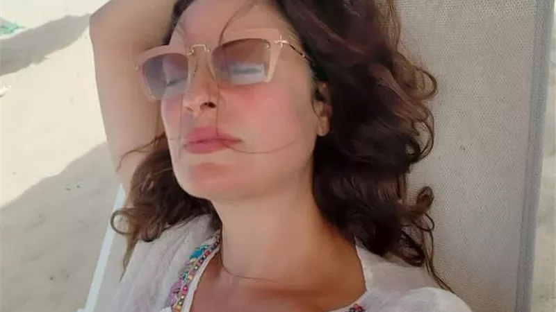 هدوء وإستجمام .. نرمين الفقى تتألق في أحدث ظهور