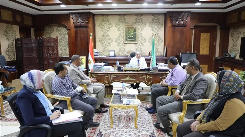 محافظ المنيا : تشجيع الاستثمار بالمناطق الصناعية وحوافز للمستثمرين