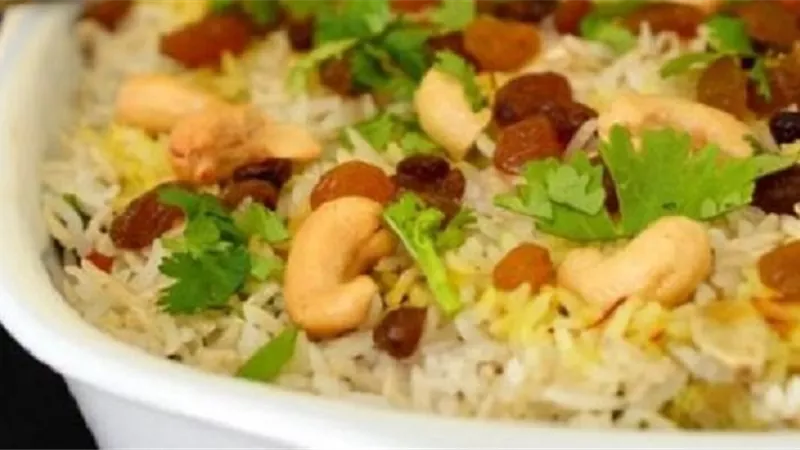 طريقة عمل أرز لبناني بالمكسرات