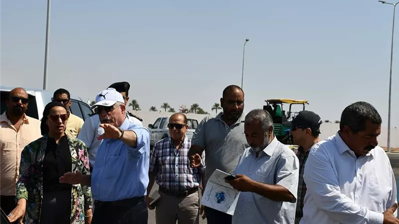 فودة يتابع العمل بطريق السلام وميدان ساحة العلم بشرم الشيخ استعدادا لمؤتمر تغير المناخ
