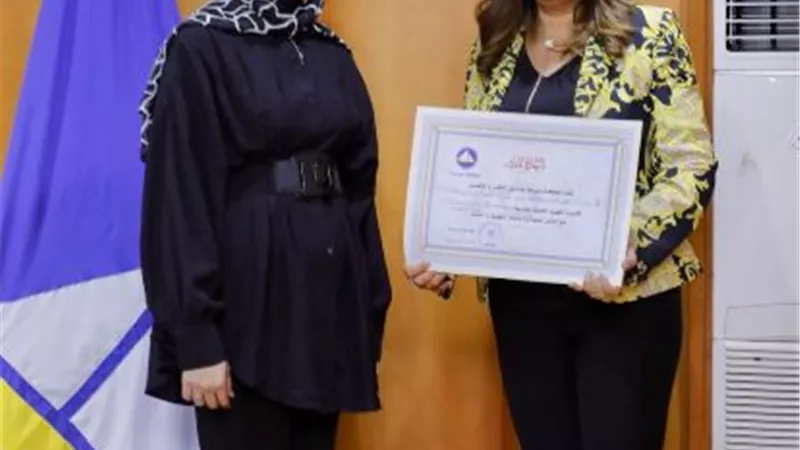 محافظ دمياط تُكرم الفائزين بالمراكز الأولى بدورات مركز التنمية المحلية بسقارة..صور