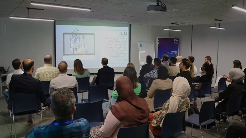 ميتا تطلق برنامجها التجريبي عالمي الرقمي للبالغين في لبنان