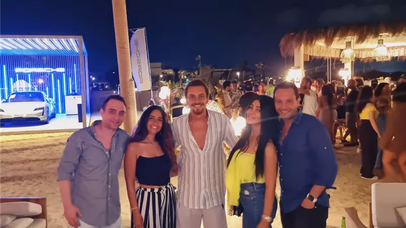 شاهد.. حسام حبيب يغني مع ابو الروس والأصدقاء في الساحل الشمالي.. وجدل حول أول بطولة سينمائية