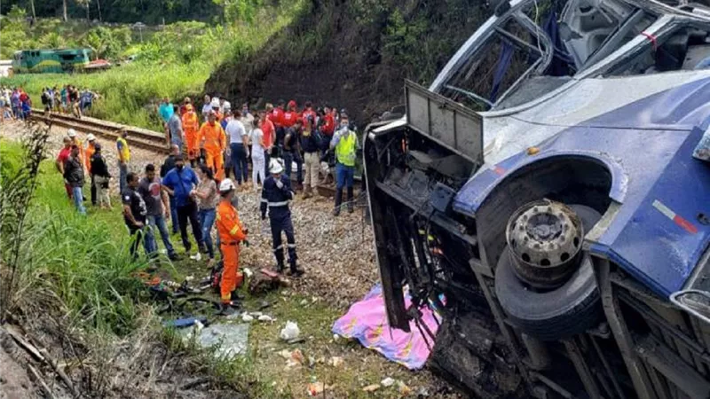 مقتل أربعة سياح وإصابة 16 آخرين بجروح في حادث حافلة في البيرو