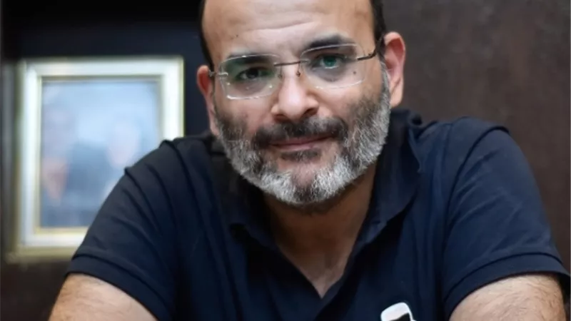 الخميس ..أيمن بهجت قمر ضيف معكم منى الشاذلى