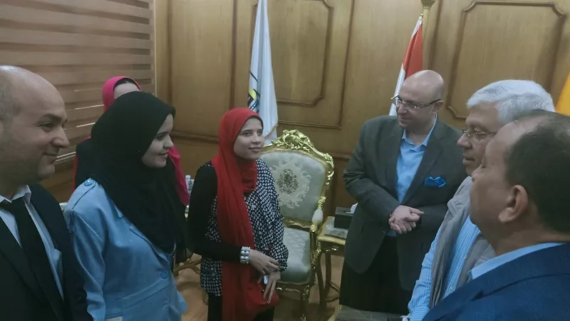 وزير التعليم العالي يلتقي بأول معيدتين من ذوي الهمم ببنى سويف