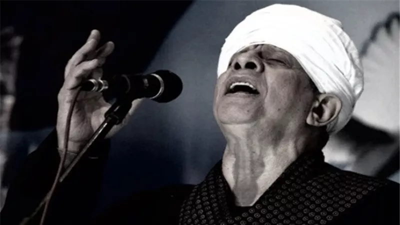 اليوم.. حفل المنشد ياسين التهامي بمهرجان القلعة للموسيقى والغناء