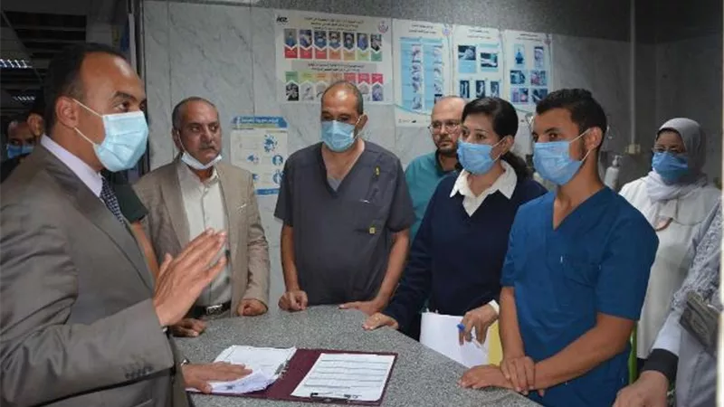 نائب محافظ المنيا يفاجئ مستشفيات سمالوط ومطاى