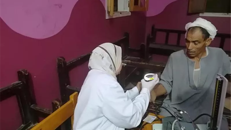 صحة المنيا : فحص وعلاج اكثر من 14 الفا من الامراض المزمنة بالمنيا خلال شهر