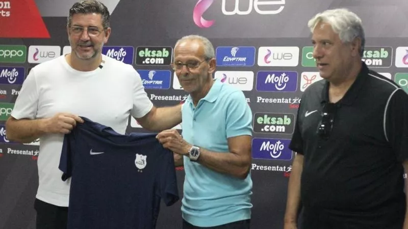 فيتوريا يزور إنبى ويجتمع بالجهاز الفنى