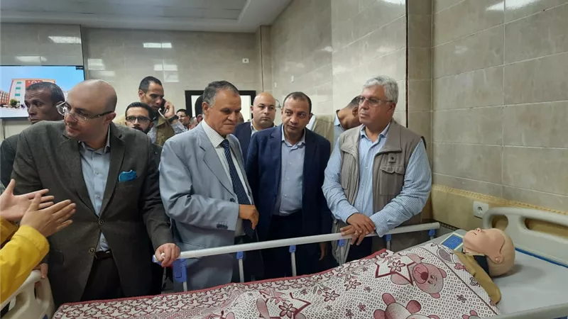 وزير التعليم العالي يفتتح معهدي العلوم الصحية والتمريض ببني سويف