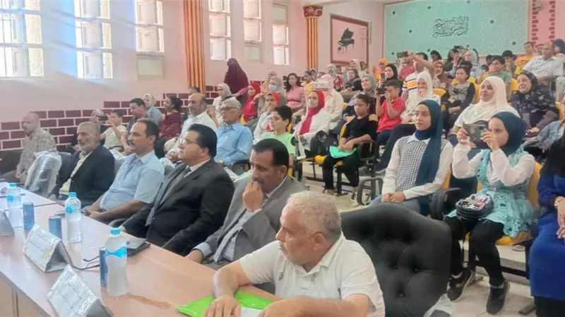 مدير تعليم جنوب سيناء يكرم الطلاب المشاركين والفائزين فى مسابقتى 
