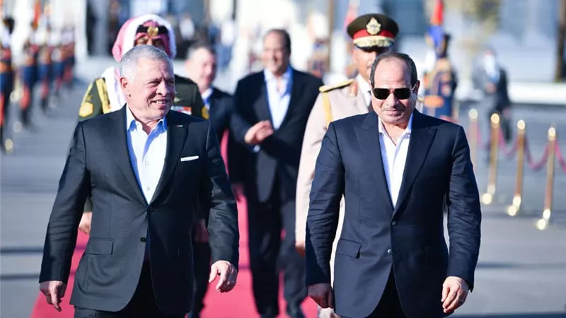 الرئيس السيسي يودع الملك عبد الله الثاني عاهل الأردن بمطار العلمين
