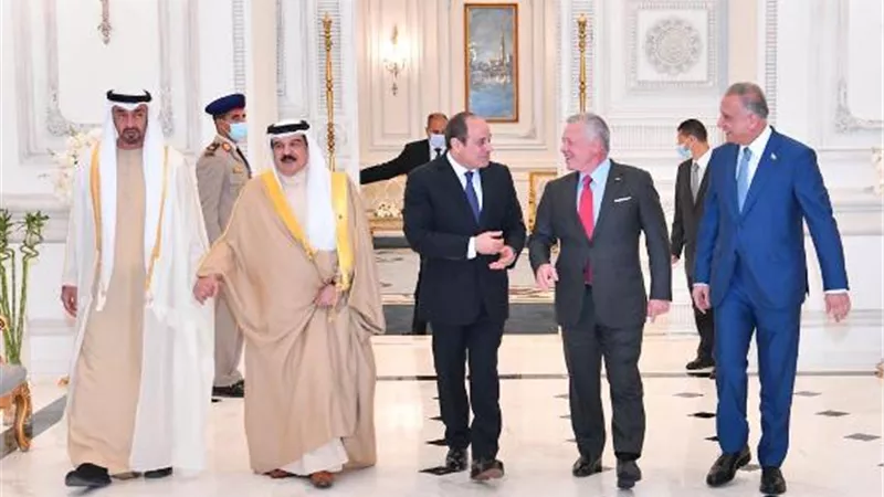 متحدث الرئاسة ينشر صور اللقاء الأخوي بين الرئيس السيسي وقادة «الإمارات والأردن والبحرين والعراق» بالعلمين