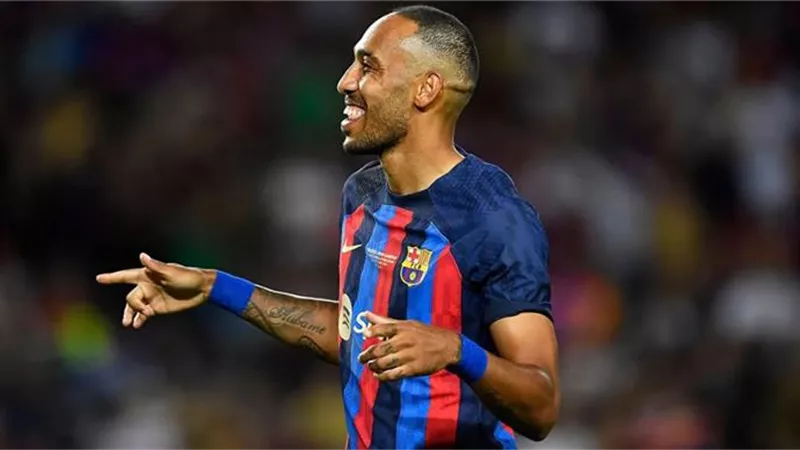 تشيلسي يحسم صفقة أوباميانج مع برشلونة