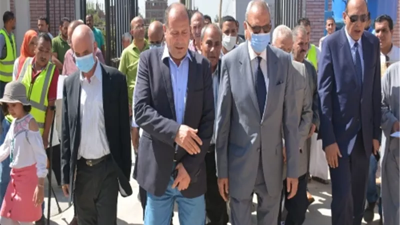 بتكلفة ٤٦١ مليون جنيه.. الهجان يفتتح ويتفقد 20 مشروعاً بمدينتي كفر شكر وقليوب