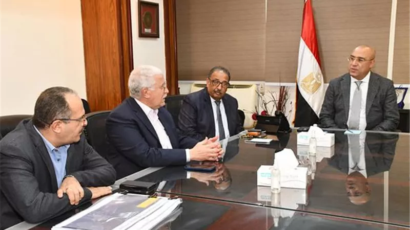وزير الإسكان يتابع الموقف التنفيذي لمشروع جوليوس نيريرى الكهرومائية