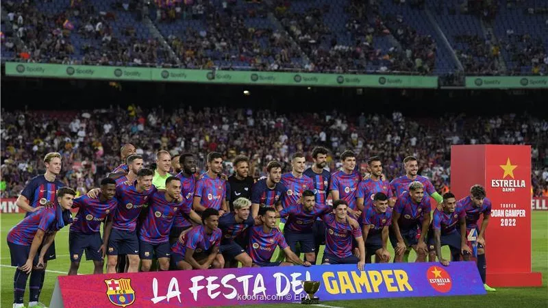 برشلونة يظهر بقميصه الثالث الجديد أمام مانشستر سيتي