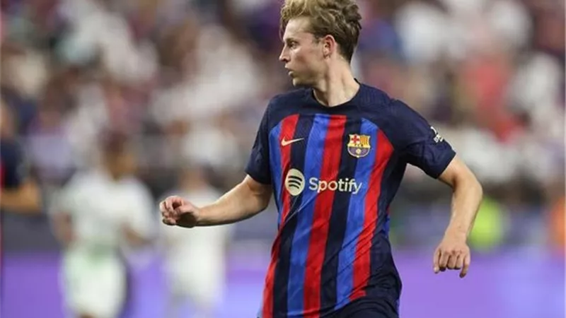 برشلونة يحسم موقفه من إعارة دي يونج إلى بايرن ميونيخ