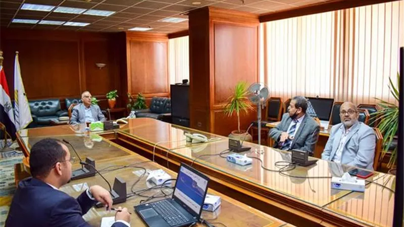 الدكتور سويلم يستعرض أبرز مشروعات حماية السواحل المصرية