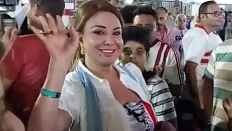 بعلم الزمالك.. مادلين طبر تحتفل بفوز القلعة البيضاء بالورى الممتاز
